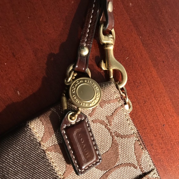 🔸NWOT COACH Wristlet 🔸 - Picture 3 of 8